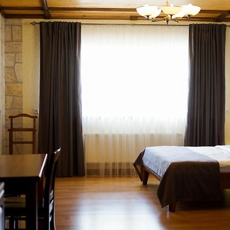 Hotel Taras Bulba à Kamianets-Podilsky Extérieur photo