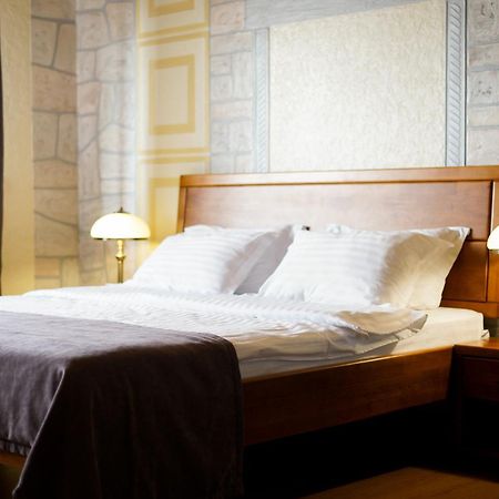 Hotel Taras Bulba à Kamianets-Podilsky Extérieur photo