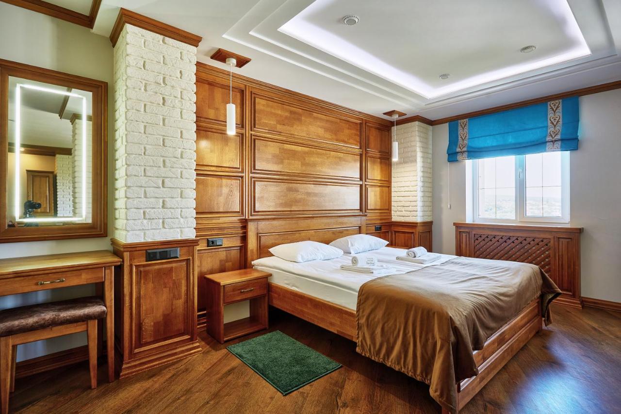 Hotel Taras Bulba à Kamianets-Podilsky Extérieur photo