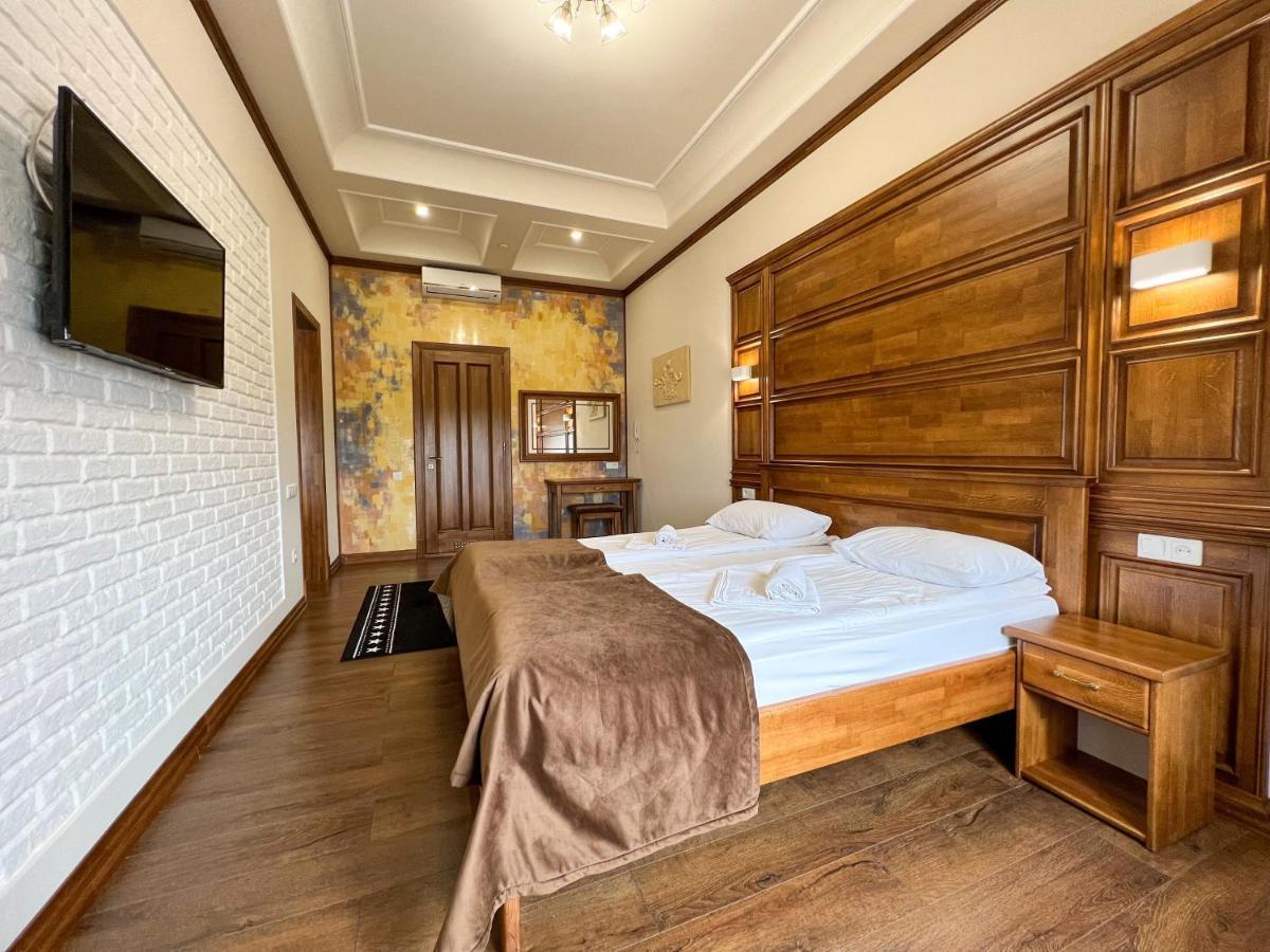 Hotel Taras Bulba à Kamianets-Podilsky Extérieur photo