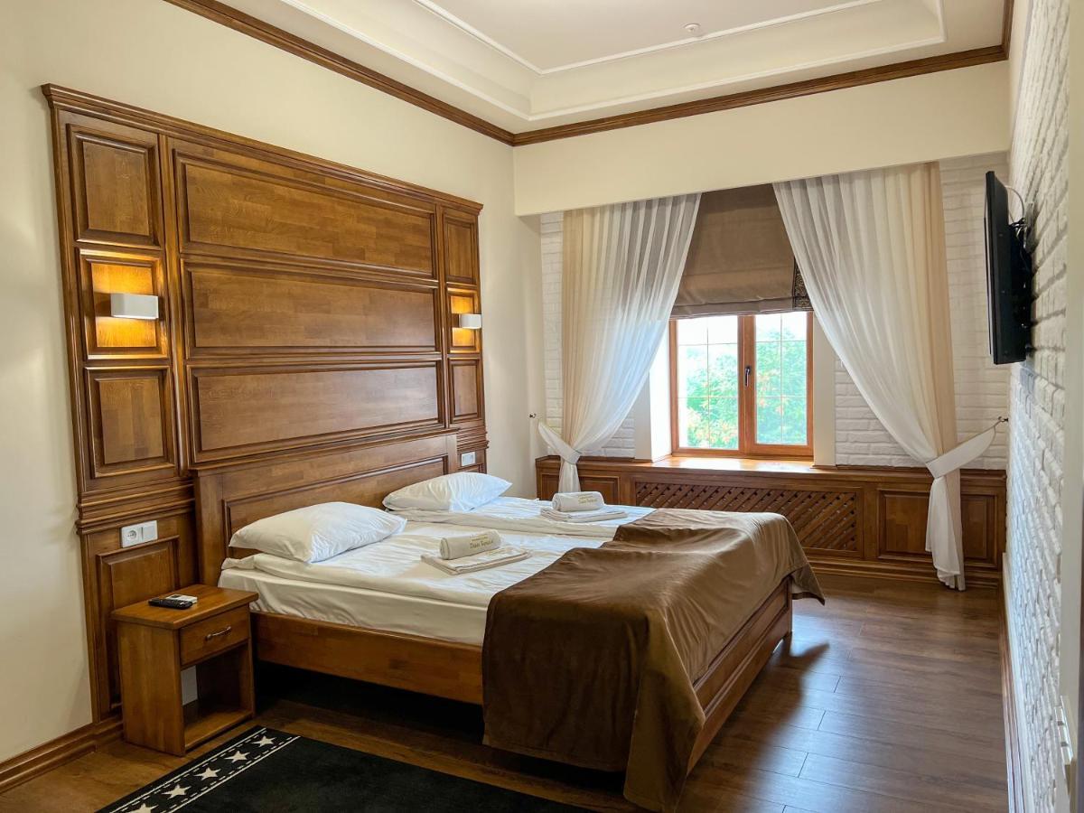 Hotel Taras Bulba à Kamianets-Podilsky Extérieur photo
