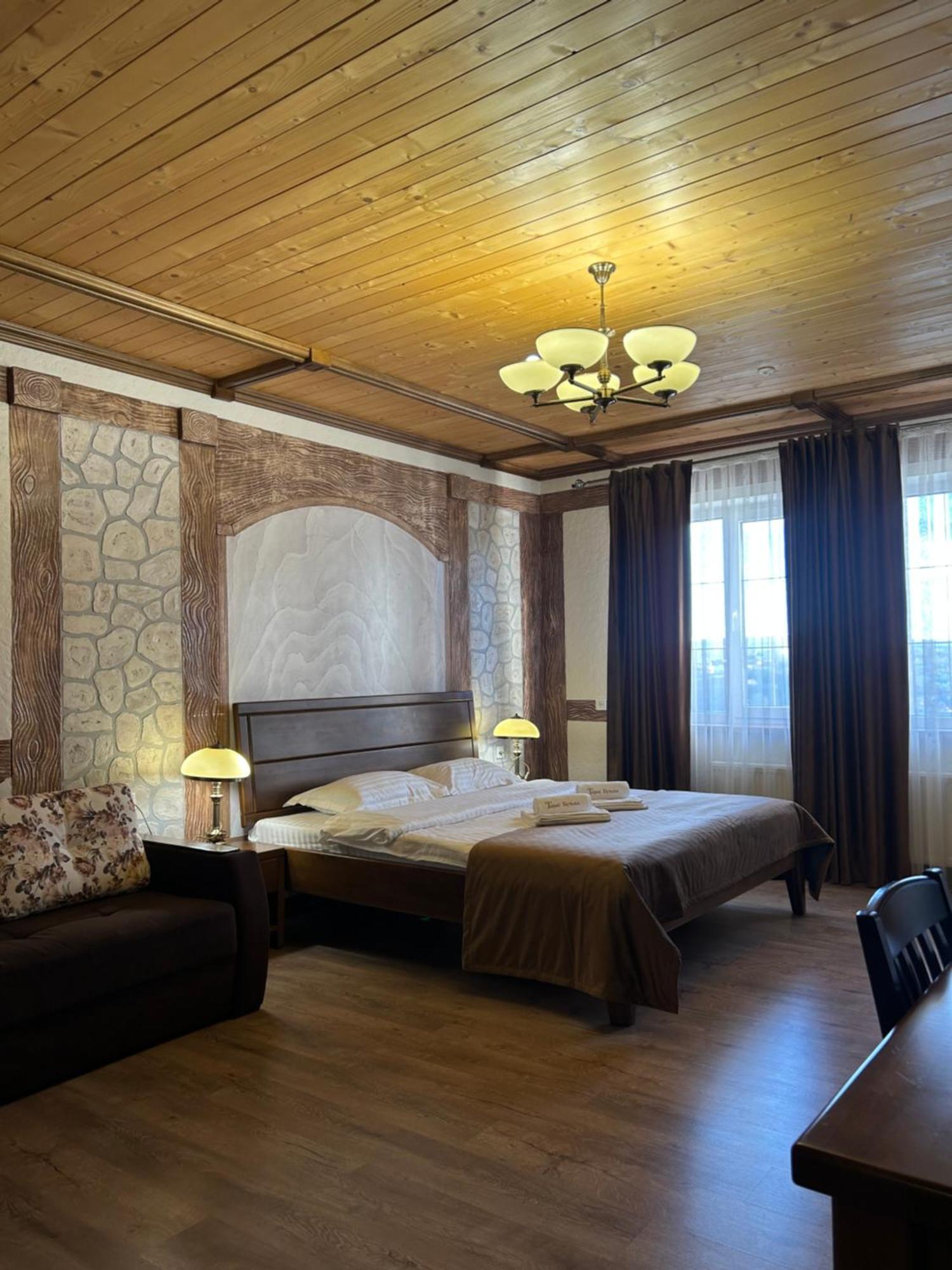 Hotel Taras Bulba à Kamianets-Podilsky Extérieur photo