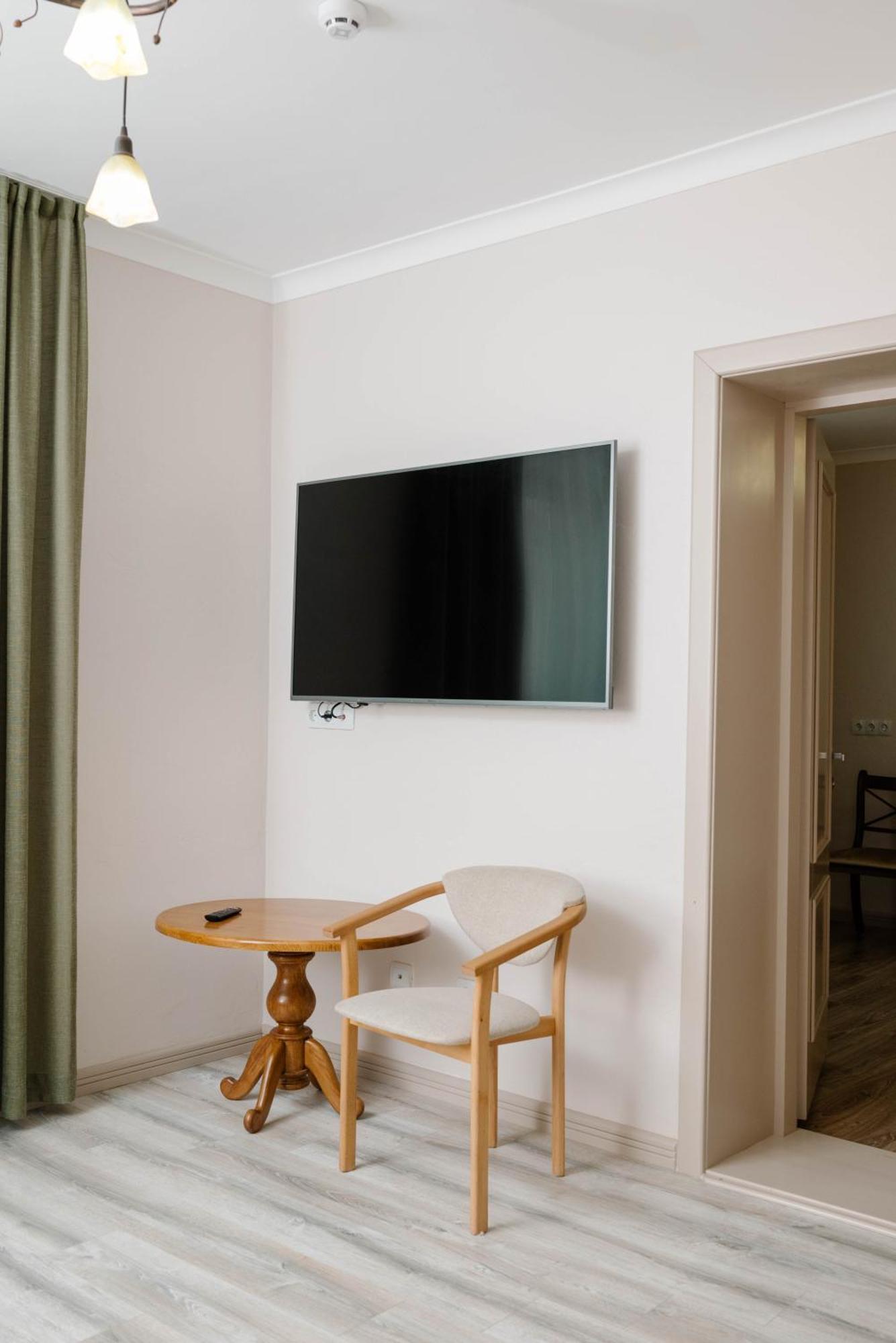 Hotel Taras Bulba à Kamianets-Podilsky Extérieur photo