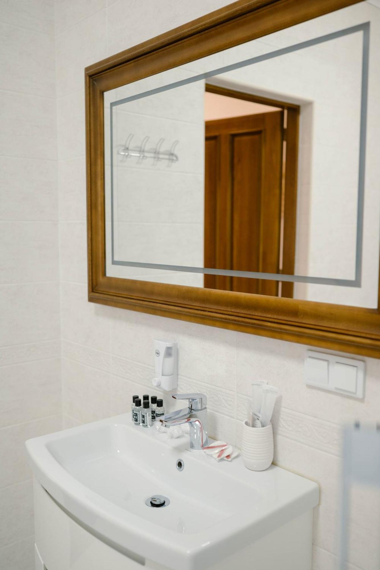 Hotel Taras Bulba à Kamianets-Podilsky Extérieur photo
