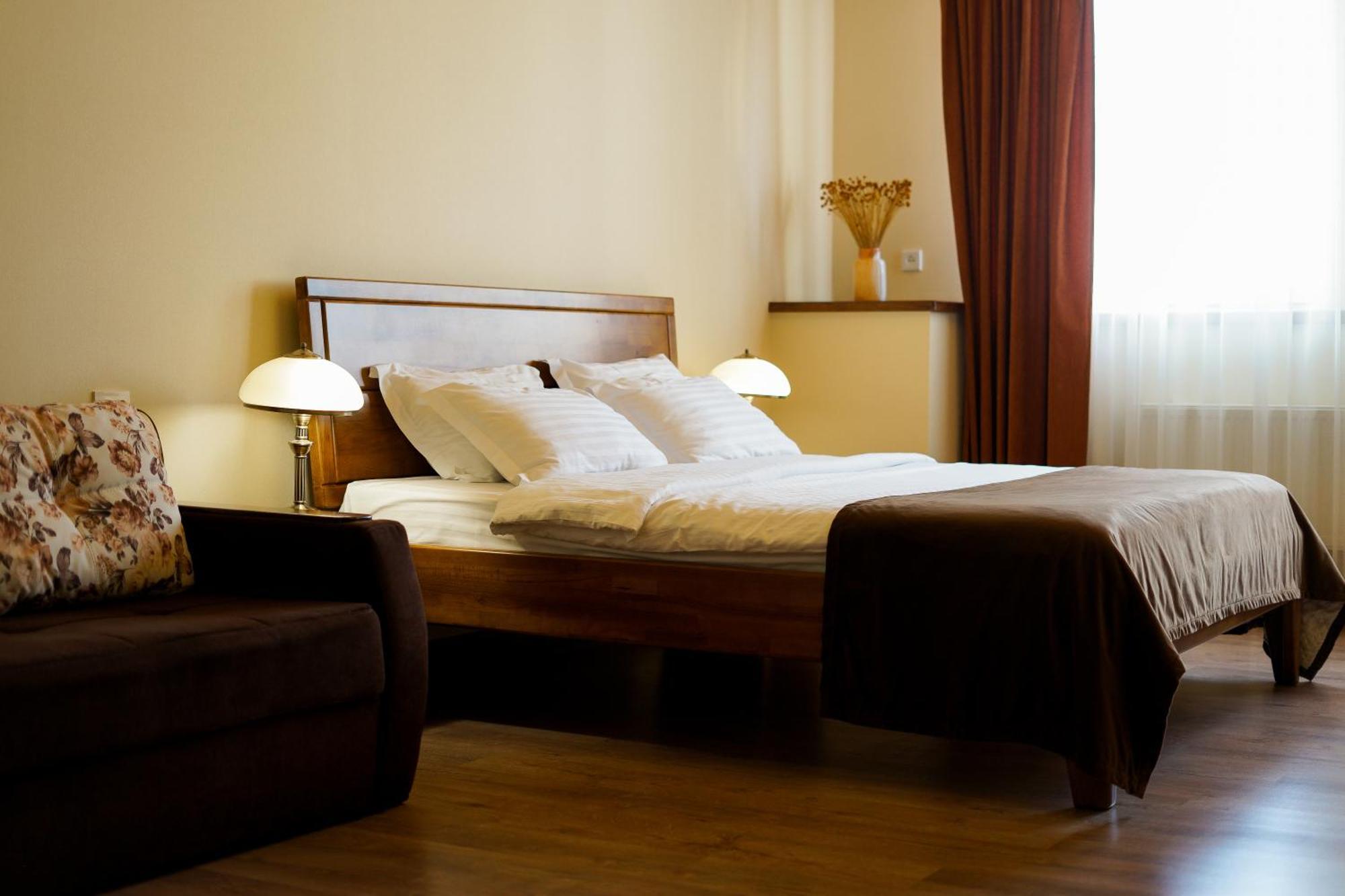 Hotel Taras Bulba à Kamianets-Podilsky Extérieur photo