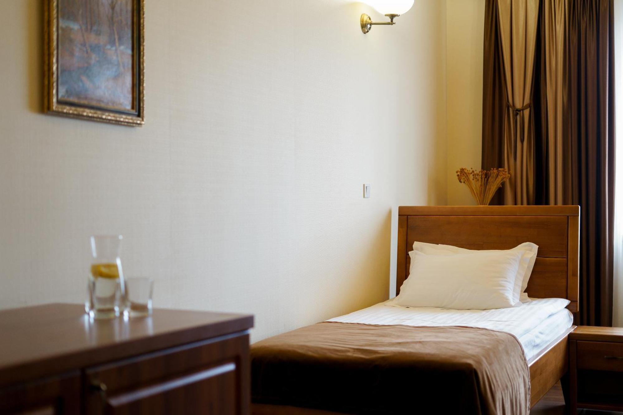 Hotel Taras Bulba à Kamianets-Podilsky Extérieur photo